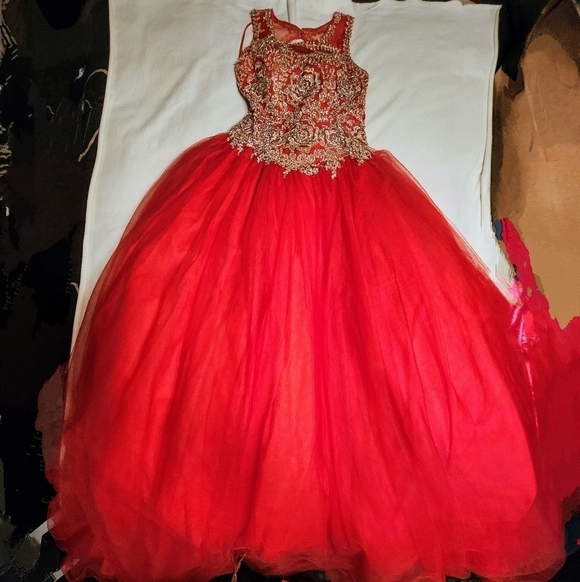 Layla K Quinceanera Ball Gown Dress Red Gold Beaded Size 6 - Picture 8 of 13